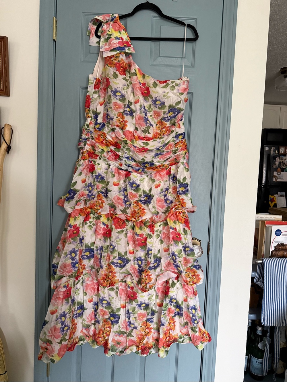 ASTR the Label Natali One-Shoulder Maxi Dress in White & Coral Floral print